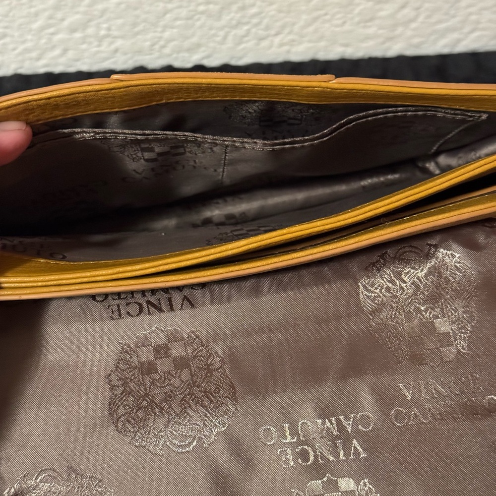 Vince Camuto Hannah Messenger Yellow Shoulder Bag - Picture 10 of 13